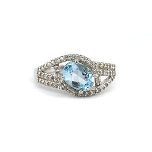 Серебряное кольцо 925 пробы 2,97 г со швейцарским топазом и цирконами 2.3 карат Серебряное кольцо 925 пробы 2,97 г со швейцарским топазом и цирконами 2.3 карат