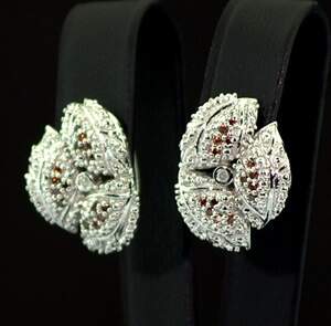 Серебряные серьги 925 пробы 6,39 гр. с красными австралийскими бриллиантами VVS1 0,24 карат Серебряные серьги 925 пробы 6,39 гр. с красными австралийскими бриллиантами VVS1 0,24 карат