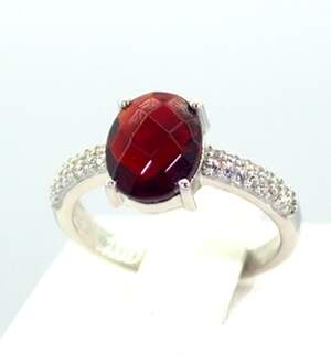 Серебряное кольцо 925 пробы 3 г с мозамбикским Гранатом и цирконами 2,53 карат Серебряное кольцо 925 пробы 3 г с мозамбикским Гранатом и цирконами 2,53 карат
