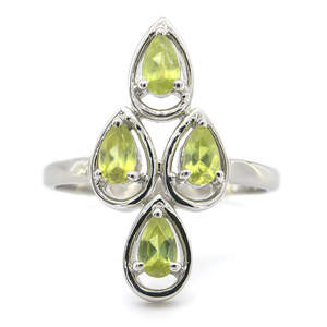 Серебряное кольцо 925 пробы 3,01 гр. с норвежскими Сфенами класса AAA 1 карат Серебряное кольцо 925 пробы 3,01 гр. с норвежскими Сфенами класса AAA 1 карат
