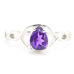 Серебряное кольцо 925 пробы 3,09 гр. с африканским аметистом 1,06 карат с коллекции Серебряное кольцо 925 пробы 3,09 гр. с африканским аметистом 1,06 карат с коллекции