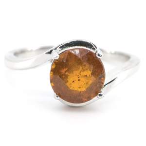 Серебряная кольцо 925 пробы 2,89 гр. с танзанийским оранжевым кианитомом 1,9 карат Серебряная кольцо 925 пробы 2,89 гр. с танзанийским оранжевым кианитомом 1,9 карат