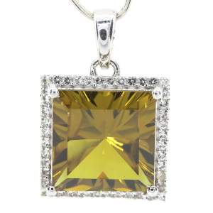 Серебряная подвеска 925 пробы 4,74 гр. с турецким султанитом класса AAAA и топазами 9,06 карат с коллекции Серебряная подвеска 925 пробы 4,74 гр. с турецким султанитом класса AAAA и топазами 9,06 карат с коллекции