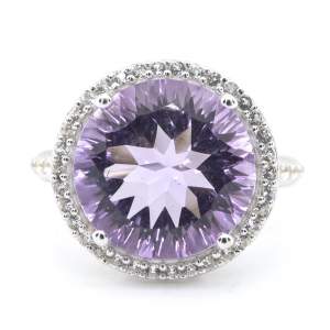 Серебряное кольцо 925 пробы 6,9 гр. с марокканским аметистом и топазами 9,41 карат Серебряное кольцо 925 пробы 6,9 гр. с марокканским аметистом и топазами 9,41 карат