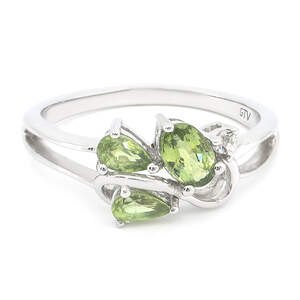 Серебряное кольцо 925пр 2,76г с зелеными шри-ланкийскими сапфирами класса АААА и топазами из США 1,14к Серебряное кольцо 925пр 2,76г с зелеными шри-ланкийскими сапфирами класса АААА и топазами из США 1,14к