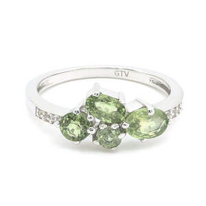 Серебрянное кольцо 925пр 2,42г с зелеными шри-ланкийскими сапфирами класса АААА и топазами из США 1,48к Серебрянное кольцо 925пр 2,42г с зелеными шри-ланкийскими сапфирами класса АААА и топазами из США 1,48к