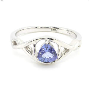Серебряное кольцо 925 пробы 2,98 г с танзанитом класса АААА 0,41 карат Серебряное кольцо 925 пробы 2,98 г с танзанитом класса АААА 0,41 карат