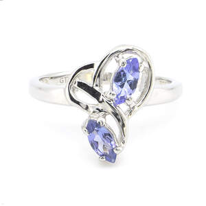 Серебряное кольцо 925пр 2,3 г с Танзанитами класса АААА 0,41к Серебряное кольцо 925пр 2,3 г с Танзанитами класса АААА 0,41к
