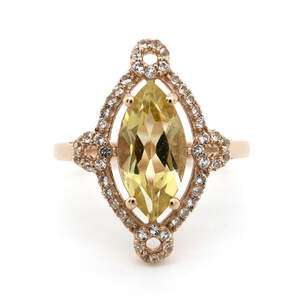 Серебряное кольцо 925 пробы в позолоте 750 пробы 3,99 гр. с боливийским гелиодором и топазами 2,94 карат Серебряное кольцо 925 пробы в позолоте 750 пробы 3,99 гр. с боливийским гелиодором и топазами 2,94 карат