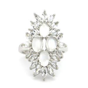 Серебряное кольцо 925 пробы 5,63 гр. с шри-ланкийским кошачим глазом и топазами 4,29 карат Серебряное кольцо 925 пробы 5,63 гр. с шри-ланкийским кошачим глазом и топазами 4,29 карат