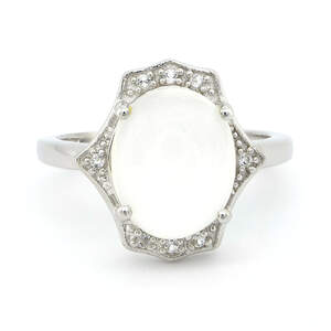 Серебряное кольцо 925 пробы 3,89 г с шри-ланкийским кошачьим глазом и топазами 4,54 карат Серебряное кольцо 925 пробы 3,89 г с шри-ланкийским кошачьим глазом и топазами 4,54 карат