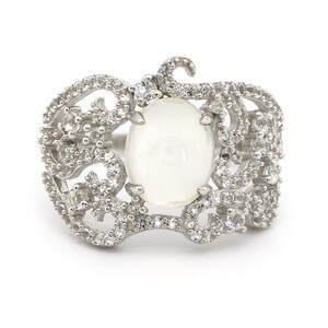 Серебряное кольцо 925 пробы 5,35 г с шри-ланкийским кошачьим глазом и топазами 3,76 карат Серебряное кольцо 925 пробы 5,35 г с шри-ланкийским кошачьим глазом и топазами 3,76 карат