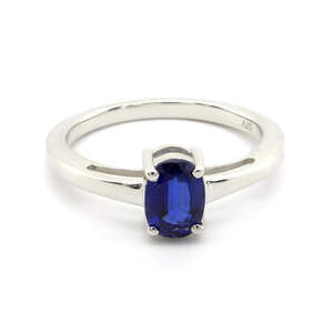 Серебряное кольцо 925 пробы 2,45 гр. с непальским кианитом 1,08 карат Серебряное кольцо 925 пробы 2,45 гр. с непальским кианитом 1,08 карат