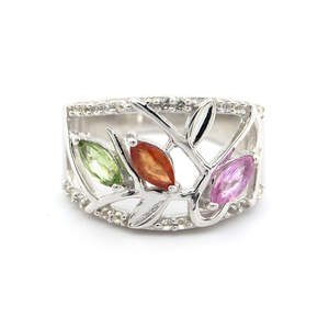 Серебряное кольцо 925 пробы 4,52 гр. с мультисапфиром класса АААА и белыми топазами с США 1,1 карат Серебряное кольцо 925 пробы 4,52 гр. с мультисапфиром класса АААА и белыми топазами с США 1,1 карат