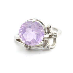 Серебряное кольцо 925 пробы 4 г с бразильским аметистом Rose de France и топазами из США 3,57 карат Серебряное кольцо 925 пробы 4 г с бразильским аметистом Rose de France и топазами из США 3,57 карат