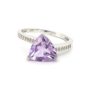 Серебряное кольцо 925 пробы 3,84 г с бразильским аметистом Rose de France и топазами из США 3,17 карат Серебряное кольцо 925 пробы 3,84 г с бразильским аметистом Rose de France и топазами из США 3,17 карат
