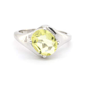 Серебряное кольцо 925 пробы 3,68 г с лимонным топазом 2,14 карат Серебряное кольцо 925 пробы 3,68 г с лимонным топазом 2,14 карат