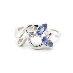 Серебряное кольцо 925 пробы 2,95 г с танзанитом Маньяра АААА 0,54 карат Серебряное кольцо 925 пробы 2,95 г с танзанитом Маньяра АААА 0,54 карат