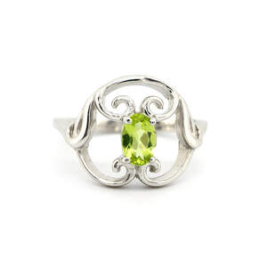 Серебряное кольцо 925 пробы 2,91 г с египетским перидотом 0,45 карат Серебряное кольцо 925 пробы 2,91 г с египетским перидотом 0,45 карат