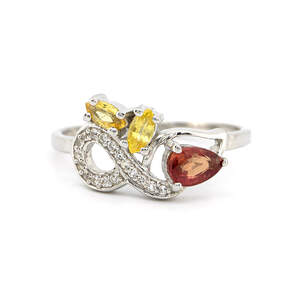 Серебряное кольцо 925пр 2,27г с мультисапфирами класса АААА и белыми топазами с США 0,94к Серебряное кольцо 925пр 2,27г с мультисапфирами класса АААА и белыми топазами с США 0,94к