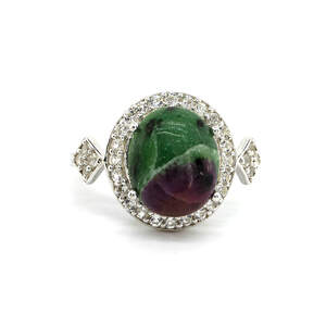 Серебряное кольцо 925 пробы 3,98 гр. с гватемальским рубиновым цоизитом и топазами из США 7,06 карат Серебряное кольцо 925 пробы 3,98 гр. с гватемальским рубиновым цоизитом и топазами из США 7,06 карат