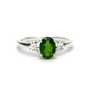 Серебряное кольцо 925 пробы 2,4 гр. с диопсидом Альберта класса SD 1,35 карат Серебряное кольцо 925 пробы 2,4 гр. с диопсидом Альберта класса SD 1,35 карат