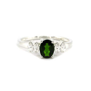 Серебряное кольцо 925 пробы 1,9 гр. с диопсидом Альберта класса SD 0,9 карат Серебряное кольцо 925 пробы 1,9 гр. с диопсидом Альберта класса SD 0,9 карат