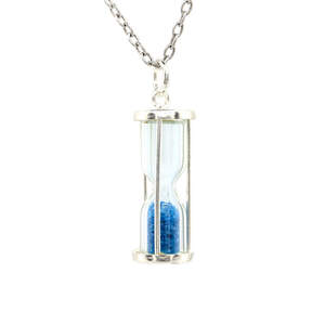 Серебряная подвеска 925 пробы 1,97 гр. песочные часы 2 карат Серебряная подвеска 925 пробы 1,97 гр. песочные часы 2 карат