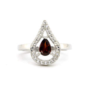 Серебряное кольцо 925 пробы 3,05 гр. с мозамбикским гранатом и топазами 0,65 карат Серебряное кольцо 925 пробы 3,05 гр. с мозамбикским гранатом и топазами 0,65 карат