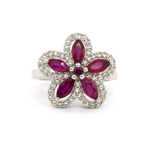 Серебряное кольцо 925 пробы 4,98 гр. с розовыми рубинами из Кении класса AAAA и топазами 2,16 карат Серебряное кольцо 925 пробы 4,98 гр. с розовыми рубинами из Кении класса AAAA и топазами 2,16 карат