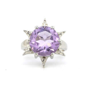 Серебряное кольцо 925 пробы 6,09 гр. с марокканским аметистом 5,5 карат с коллекции Серебряное кольцо 925 пробы 6,09 гр. с марокканским аметистом 5,5 карат с коллекции