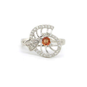 Серебряное кольцо 925 пробы 3,15 гр. с мадагаскарским сапфиром класса AAAA и топазами 0,61 карат Серебряное кольцо 925 пробы 3,15 гр. с мадагаскарским сапфиром класса AAAA и топазами 0,61 карат