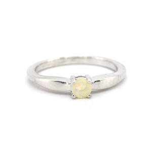 Серебряное кольцо 925 пробы 2,44 гр. с эфиопским Опалом класса AAAА 0,15 карат Серебряное кольцо 925 пробы 2,44 гр. с эфиопским Опалом класса AAAА 0,15 карат