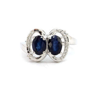 Серебряное кольцо 925 пробы 3,86 гр. со шри-ланкийскими Сапфирами класса AAAА и топазами из США 2,19 карат Серебряное кольцо 925 пробы 3,86 гр. со шри-ланкийскими Сапфирами класса AAAА и топазами из США 2,19 карат