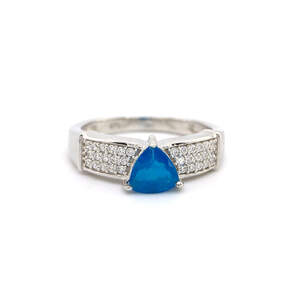 Серебряное кольцо 925 пробы 3,28 гр. с голубым эфиопским Опалом класса АААА и топазами с США 0,78 карат Серебряное кольцо 925 пробы 3,28 гр. с голубым эфиопским Опалом класса АААА и топазами с США 0,78 карат