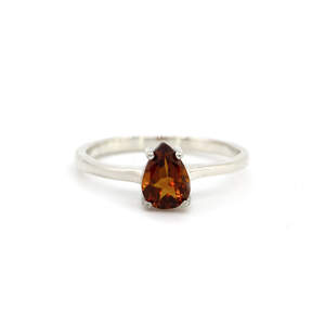 Серебряное кольцо 925 пробы 1,6 гр. с цитрином Мадейра из Мадагаскара 0,63 карат Серебряное кольцо 925 пробы 1,6 гр. с цитрином Мадейра из Мадагаскара 0,63 карат