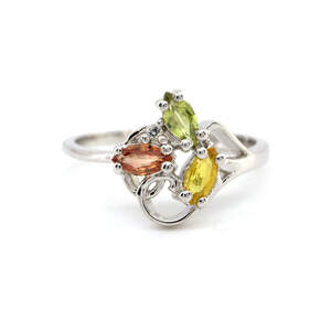 Серебряное кольцо 925 пробы 2,8 г с мультисапфирами класса АААА 1,55 карат Серебряное кольцо 925 пробы 2,8 г с мультисапфирами класса АААА 1,55 карат