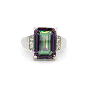 Серебряное кольцо 925 пробы 5,35 гр. с зеленым мистическим Топазом из США, африканскими Бриллиантами VVS1 и топазами из США 6,65 карат Серебряное кольцо 925 пробы 5,35 гр. с зеленым мистическим Топазом из США, африканскими Бриллиантами VVS1 и топазами из США 6,65 карат
