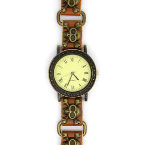 Годинник з кварцевим механізмом зі шкіряним ремінцем