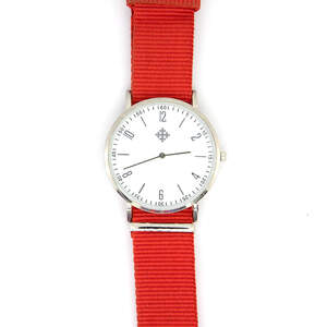 Годинник з білою золотою 750 проби з нейлоновим ремінцем