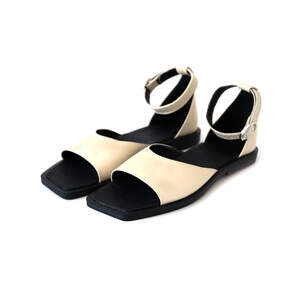 Босоніжки жіночі, бежевого кольору з натуральної шкіри