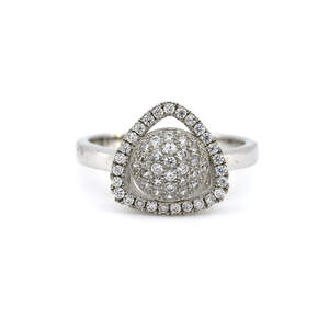 Серебряное кольцо 925 пробы 2,98 г с цирконами 1,56 к Серебряное кольцо 925 пробы 2,98 г с цирконами 1,56 к