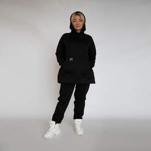 Спортивний жіночий костюм на флісі чорного кольору