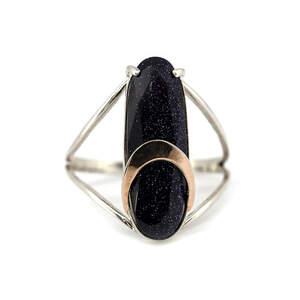 Серебряное кольцо 925 пробы с золотом 375 пробы 2,89 г с авантюрином 4,51 к Серебряное кольцо 925 пробы с золотом 375 пробы 2,89 г с авантюрином 4,51 к