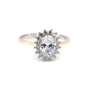 Серебряное кольцо 925 пробы с золотом 375 пробы 2,15 гр. с белыми цирконами 2,55 карат Серебряное кольцо 925 пробы с золотом 375 пробы 2,15 гр. с белыми цирконами 2,55 карат