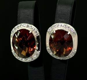 Серебряные серьги 925 пробы с золотом 375 пробы 14,33 г с Лінде Топазами и цирконами 11,94 карат Серебряные серьги 925 пробы с золотом 375 пробы 14,33 г с Лінде Топазами и цирконами 11,94 карат
