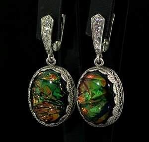 Срібні сережки 925 проби 15,25 г з Піропами, демантоїдами та цирконами 7,47 карат Срібні сережки 925 проби 15,25 г з Піропами, демантоїдами та цирконами 7,47 карат