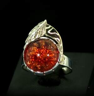 Срібна каблучка 925 проби з золотом 375 проби 6,2 г Бурштином 3,72 карат Срібна каблучка 925 проби з золотом 375 проби 6,2 г Бурштином 3,72 карат