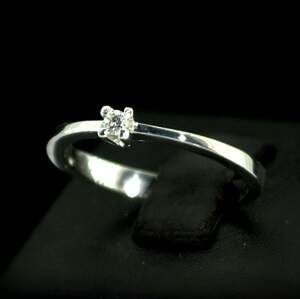 Срібна каблучка 925 проби 2,18 г з африканським Діамантом кр57 0,07 карат Срібна каблучка 925 проби 2,18 г з африканським Діамантом кр57 0,07 карат