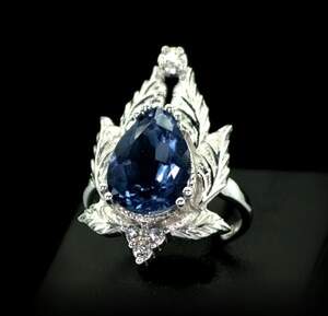 Срібна каблучка 925 проби 6,88 г з Флюоритом Блу Джон та топазами зі США 4,51 карат Срібна каблучка 925 проби 6,88 г з Флюоритом Блу Джон та топазами зі США 4,51 карат